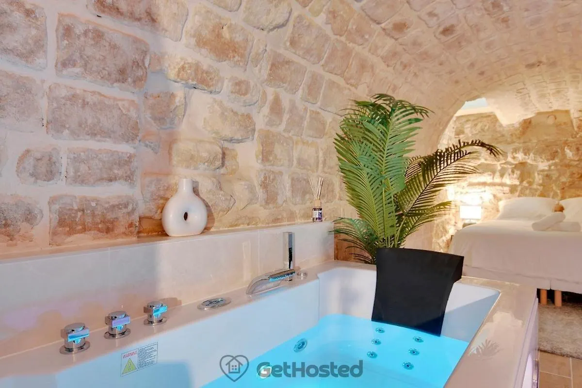 Charming Flat With Jacuzzi Heart Of Paris Gethosted Apartment
