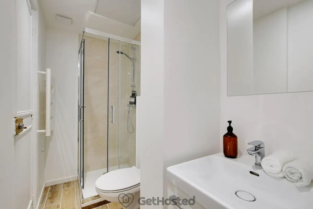 Charming Flat With Jacuzzi Heart Of Paris Gethosted Apartment